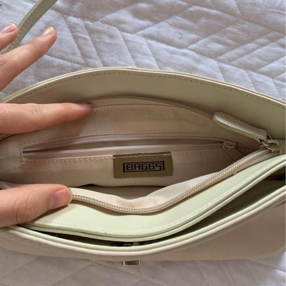 Off white leather vintage Baggs shoulder purse - Picture 3 of 5